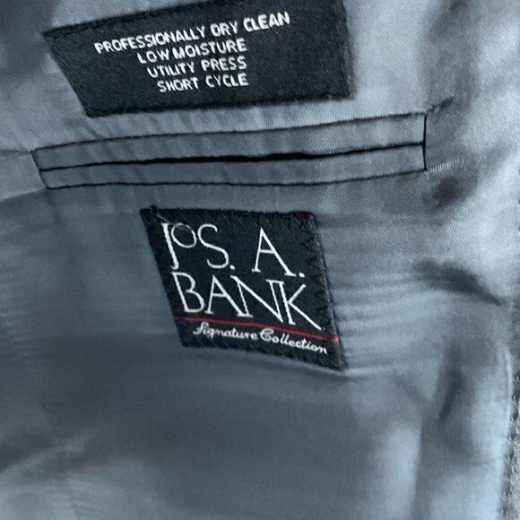 Jos a bank gray suit jacket size 42R and pants 36R - Picture 5 of 8